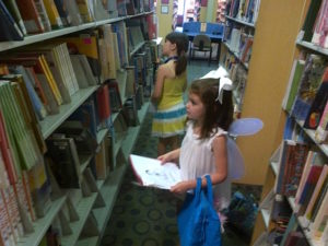 childrens-poem-hunt-in-the-library