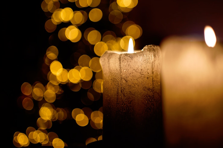 christmas candle golden glimmer