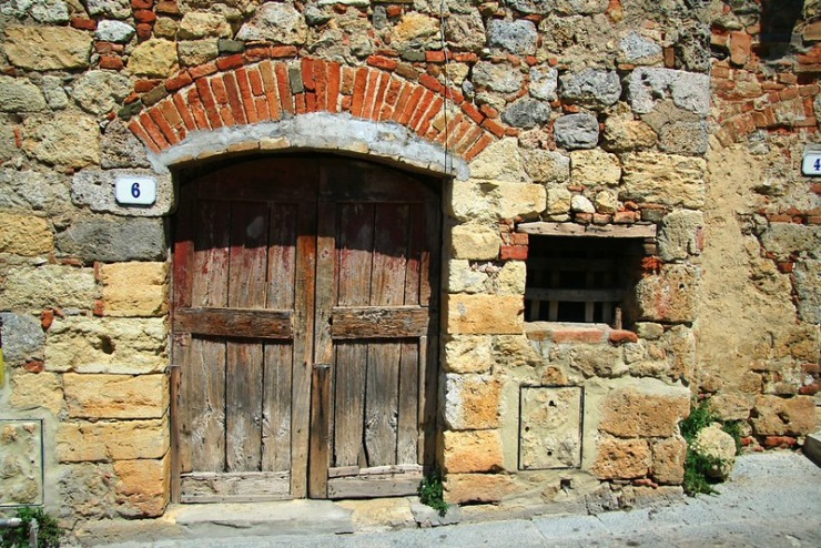 Old wooden door Norton